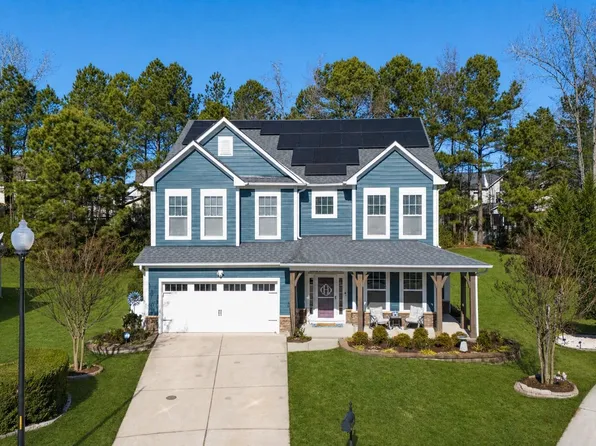 93 Woods Manor Ln, Clayton, NC 27527