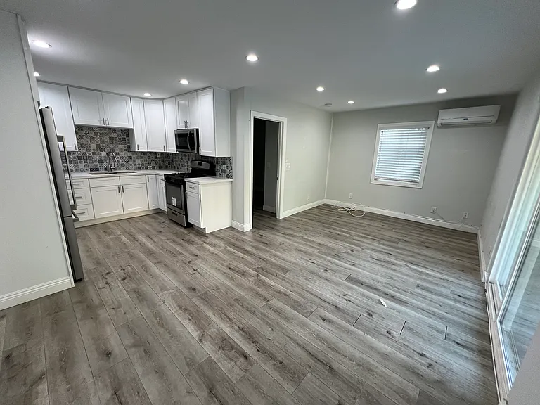 806-806 N Record Ave — Photo 10