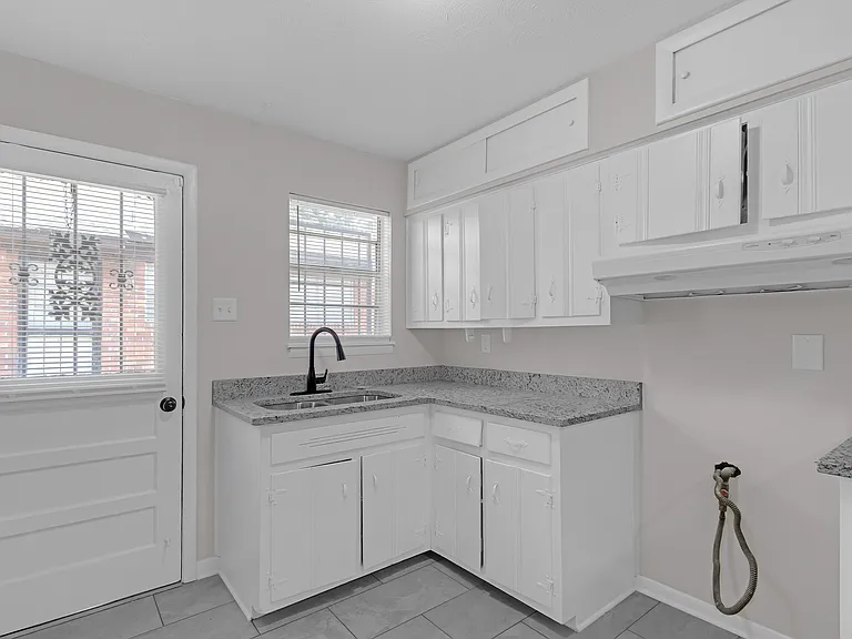 3129 Given Ave — Photo 5
