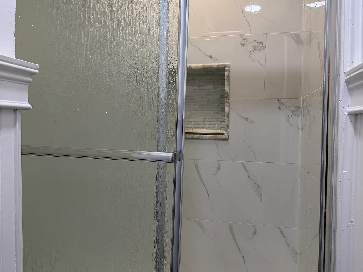 2 bed, 1.0 bath, 3972 sqft, $1,700 — Photo 4