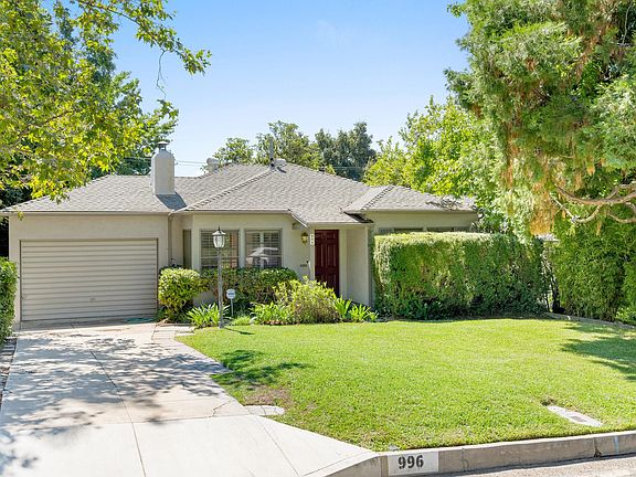 2nd image of 996 Alta Vista Dr