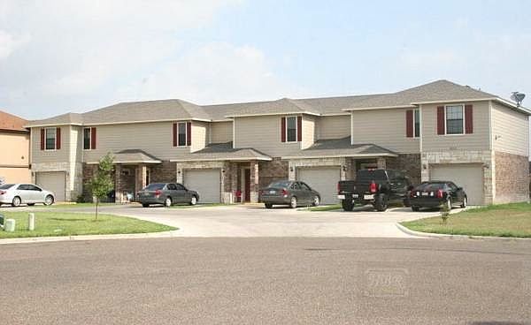 1st image of 422 Stone Dr APT 2