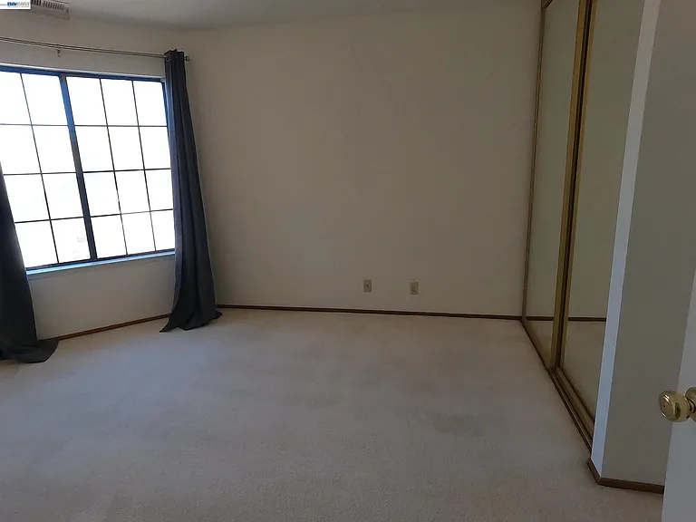 19179 Alpha Ct — Photo 35