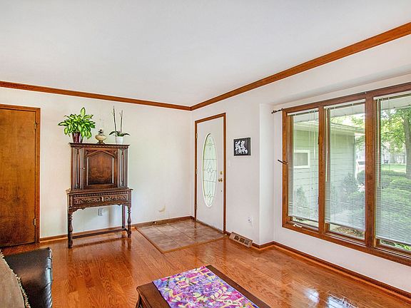 4th image of 7009 Williamstown Dr