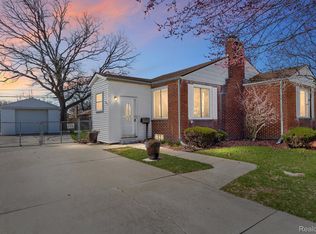 7258 Coolidge Ave, Center Line, MI 48015