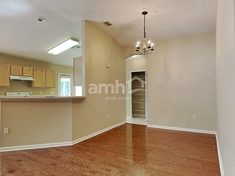 2140 Creekmont Dr — Photo 8