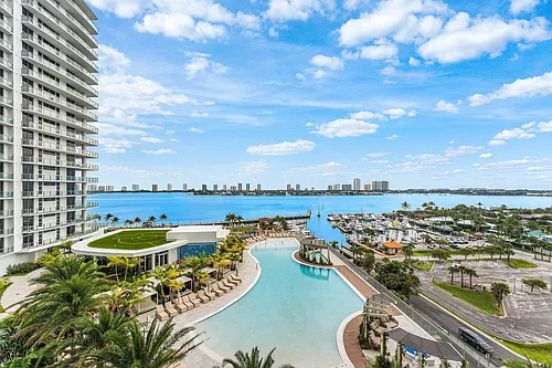 220 Lake Shore Dr Photo 1