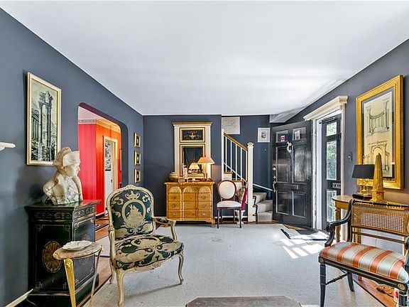 4th image of 1520 Avondale Ave