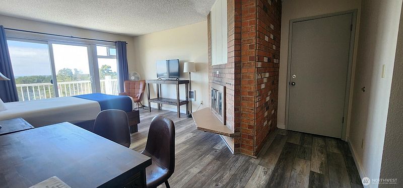 2nd image of 710 S Hancock Avenue #422-23
