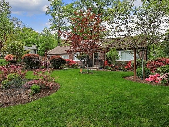 3rd image of 1399 Birch Hill Rd