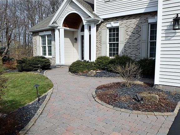2nd image of 560 Deer Haven Dr