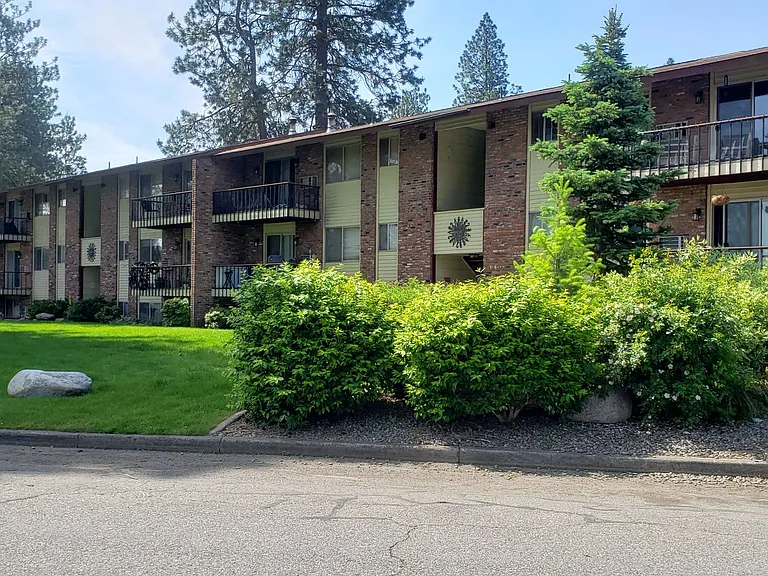 Terrace Manor Apartments — Photo 1