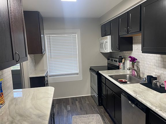 5th image of 3936 Engler Ave
