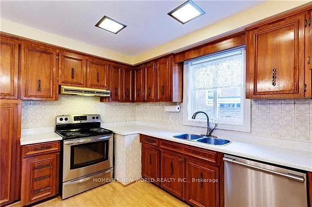 261 Betty Ann Dr — Photo 7