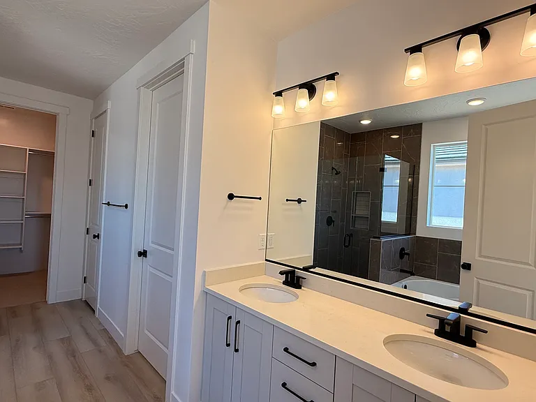 668 W Emerald Dr — Photo 23