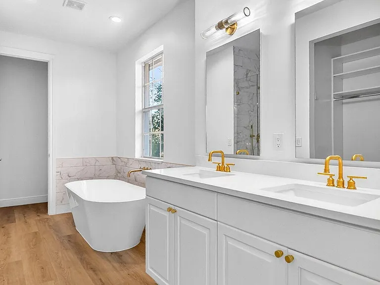 2502 N Dixie Hwy #32 — Photo 1