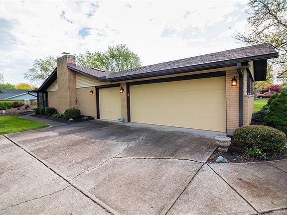 5th image of 873 Pinecreek Dr