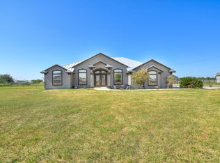 257 Shamrock Dr, Floresville, TX 78114