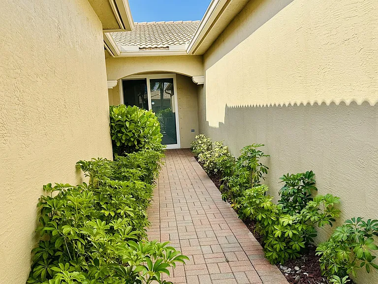 8601 Mangrove Cay — Photo 3