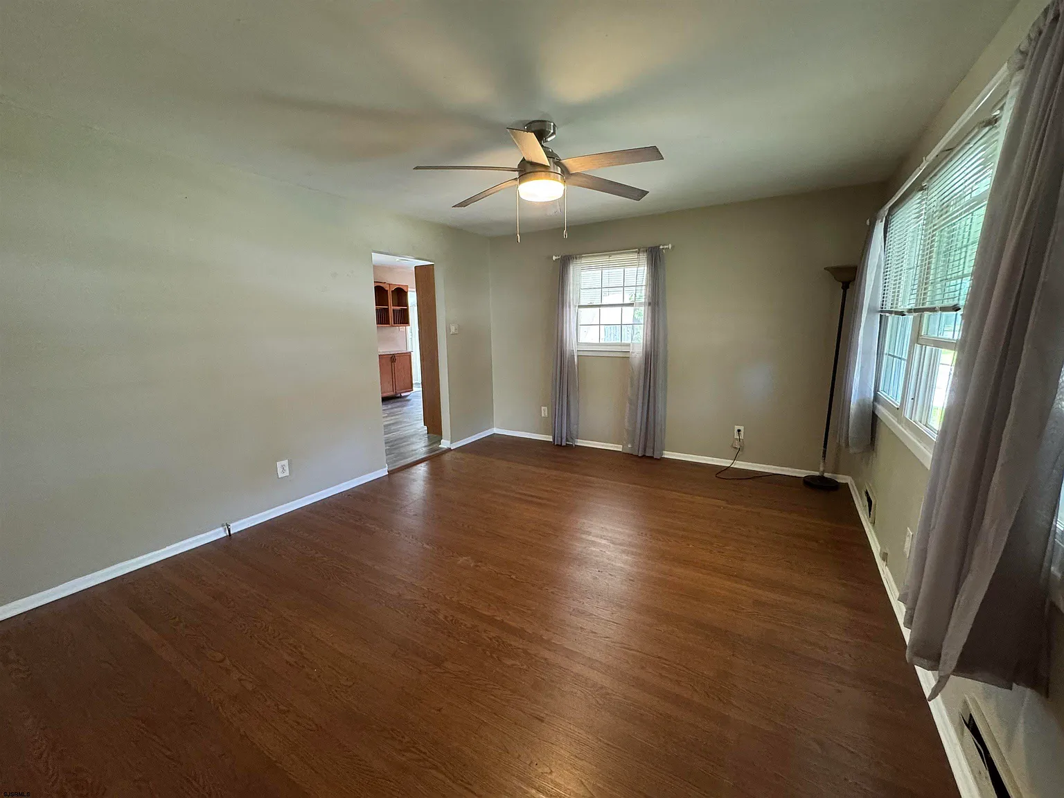 2 bed, 1.0 bath, $2,320 — Photo 3