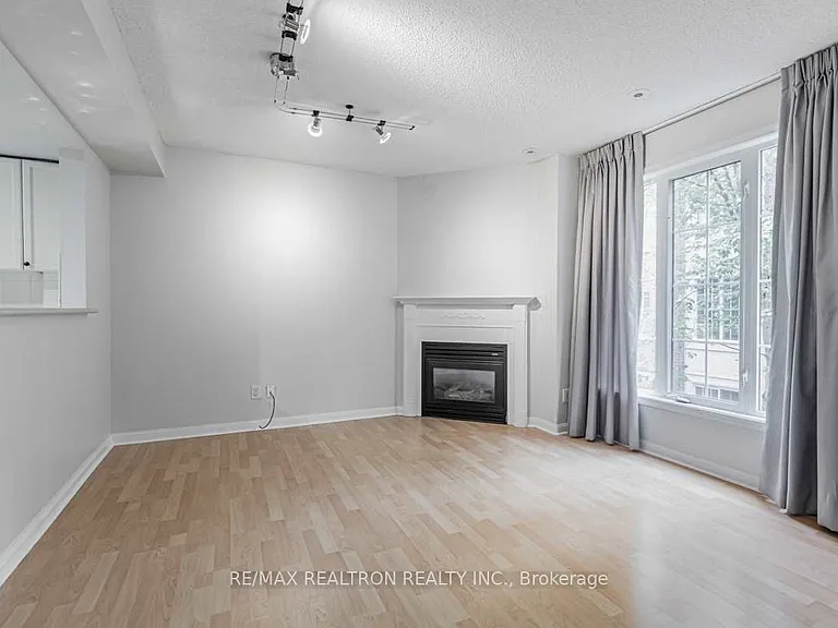 3 Everson Dr #228 — Photo 3