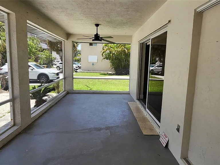 114 S Lakeside Dr #114 — Photo 10