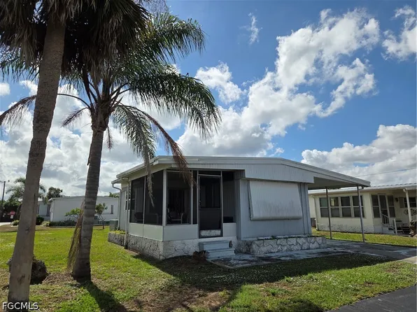 549 Freedom St, North Fort Myers, FL 33917