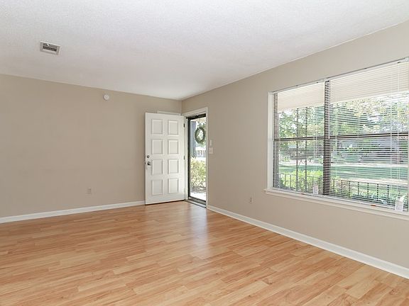 3rd image of 4130 Melrose Dr