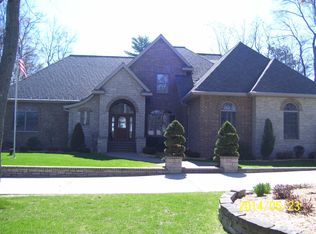7364 Lake Bluff Rd, Gladstone, MI 49837