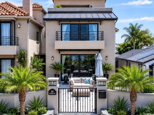 212 Hartford Ave, Huntington Beach, CA 92648