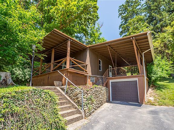 3rd image of 955 Boyce Rd