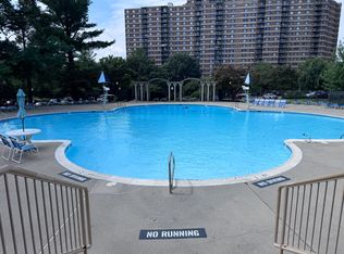 1121 University Blvd W #8, Silver Spring, MD 20902