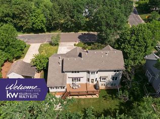 2512 Schaller Dr E, Maplewood, MN 55119