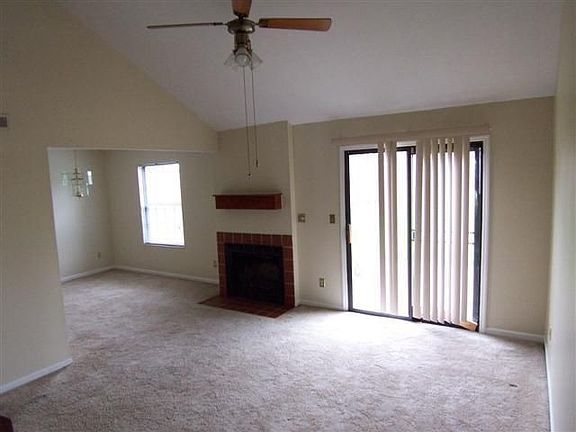 3rd image of 8495 Woodgrove Ct