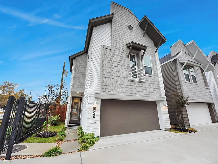 7504 Carver Rd #D — Photo 3