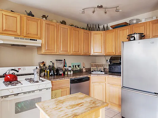 Sold by Sotheby's International Realty | media 3