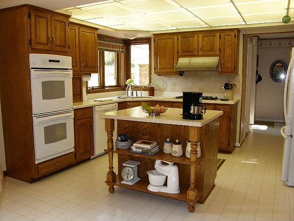ISLAND  KITCHEN 