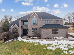 3124 Algonquin Trl, New Kensington, PA 15068