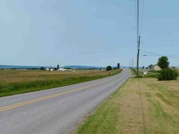Exterior Neighborhood (street photo)
