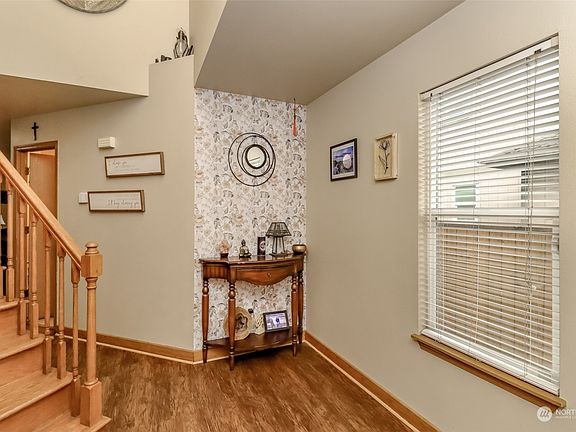 5th image of 927 78th Street Ct E