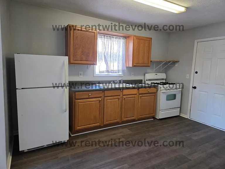 1708 W 11th St — Photo 7