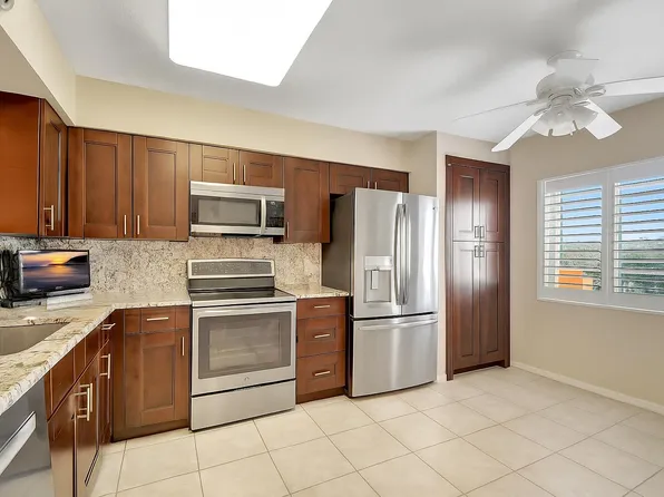 12560 Majesty Circle #401, Boynton Beach, FL 33437