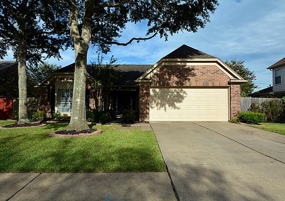 1st image of 3909 Ashwood Dr