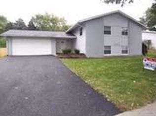 6425 Summerall Dr, Woodridge, IL