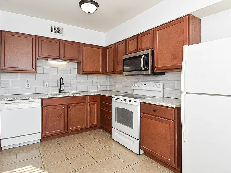 8154 Whitburn Dr #2W — Photo 7