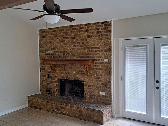 2nd image of 2612 Hidden Valley Dr