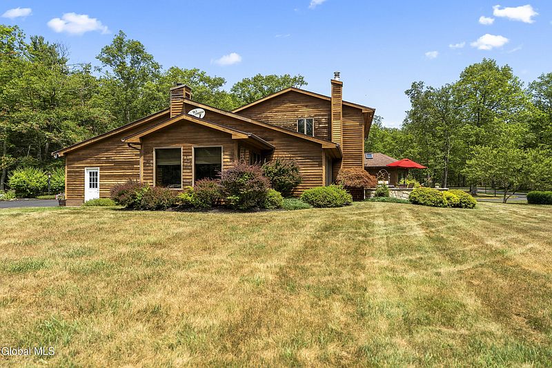4th image of 446 Copeland Hill Road