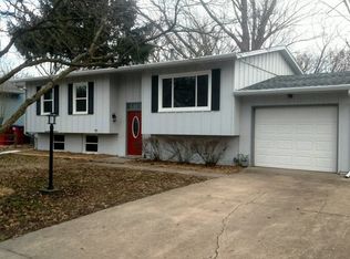 2214 Broadmoor Dr, Champaign, IL
