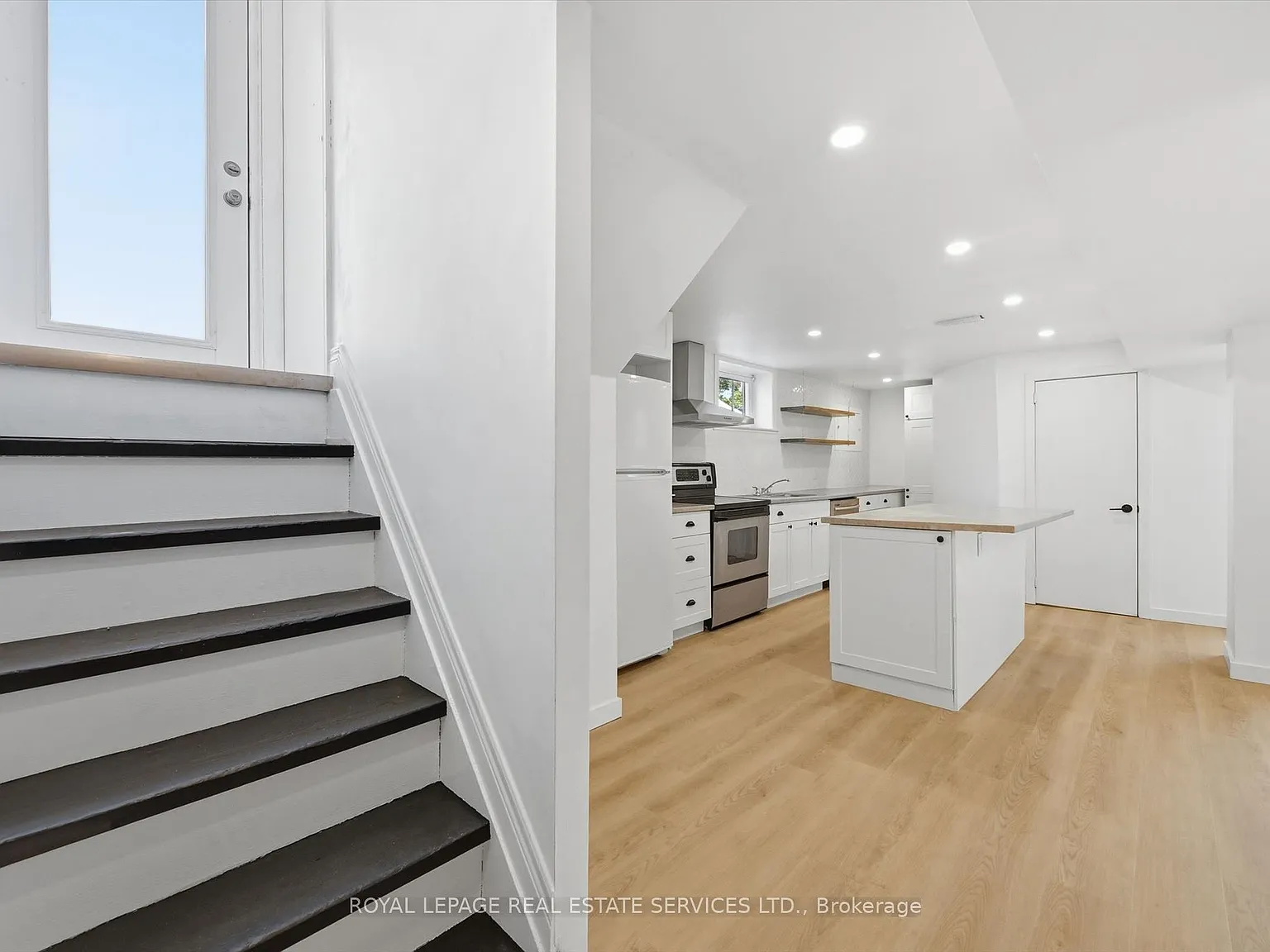 3 bed, $2,100 — Photo 3