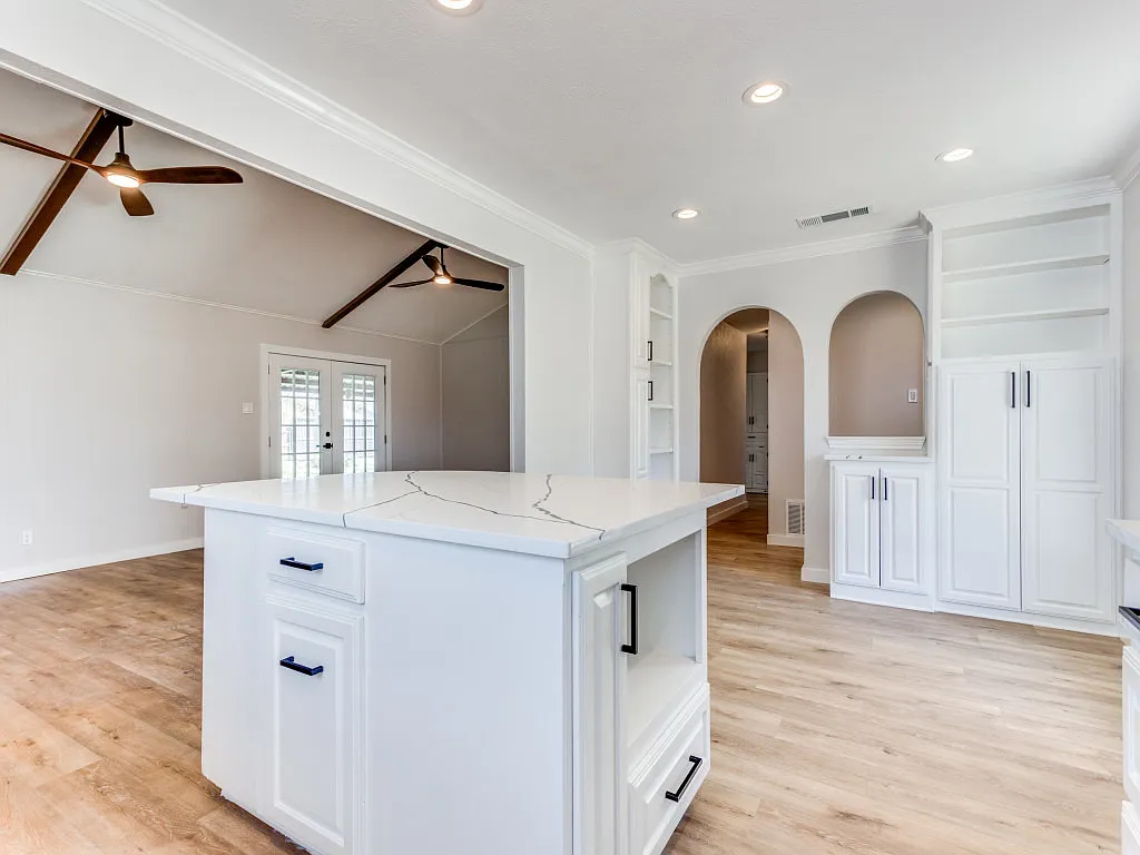 3 bed, 1445 sqft, $2,325 — Photo 4